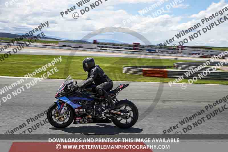 cadwell no limits trackday;cadwell park;cadwell park photographs;cadwell trackday photographs;enduro digital images;event digital images;eventdigitalimages;navarra;no limits trackdays;peter wileman photography;racing digital images;trackday digital images;trackday photos